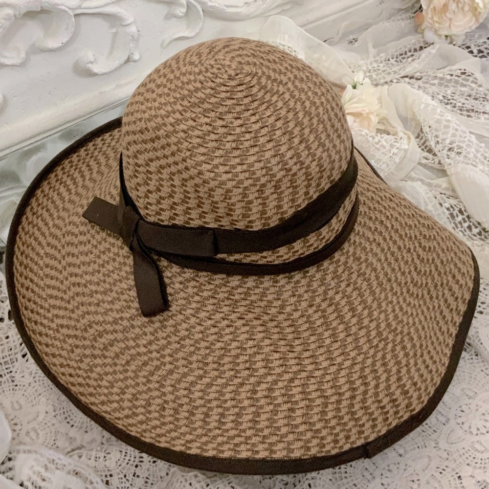 Floppy 100% Paper Straw Hat NWOT